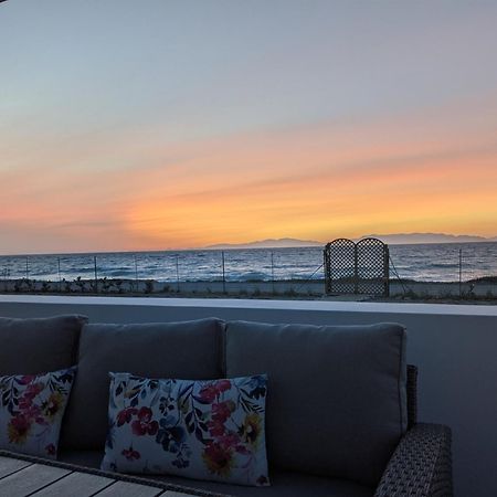 Lambou Beach Sunset Soroni Eksteriør billede