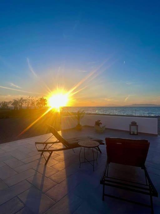 Lambou Beach Sunset Soroni Eksteriør billede