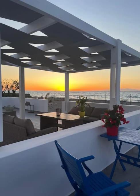 Lambou Beach Sunset Soroni Eksteriør billede
